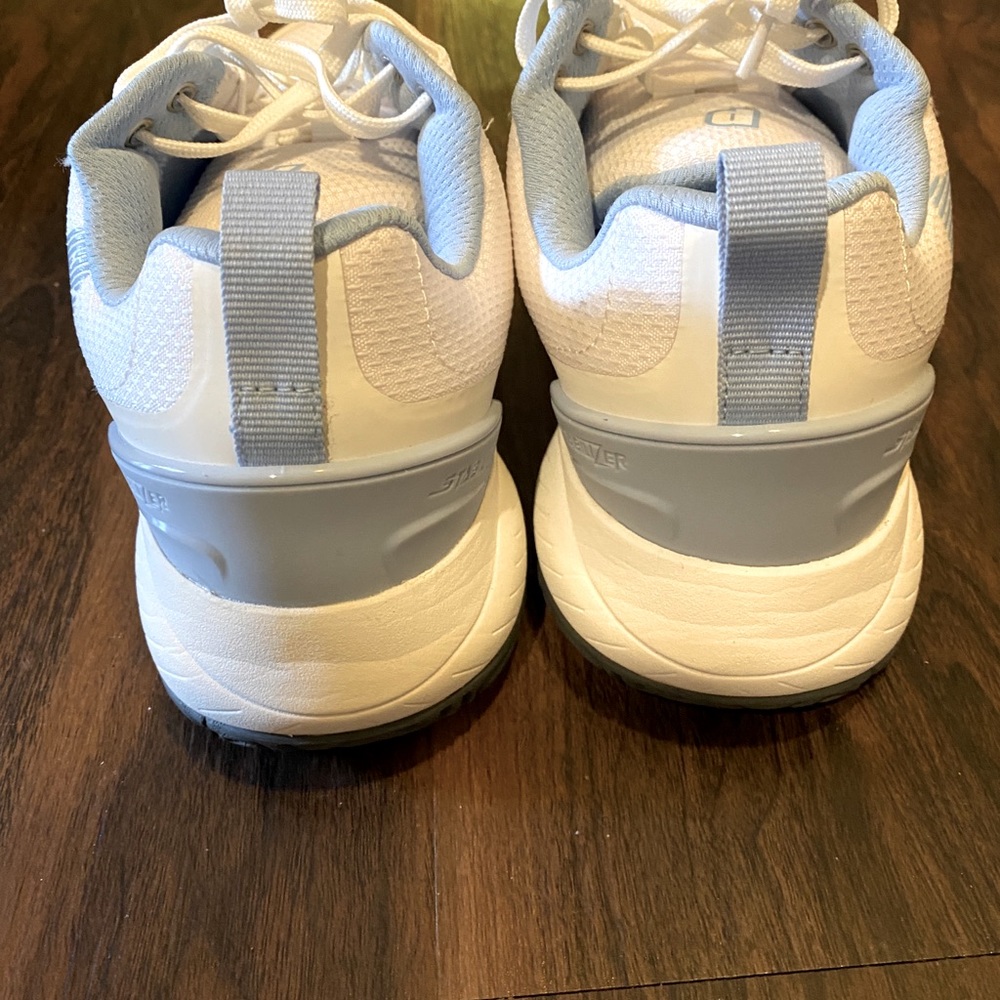 Prince Tennis Court Shoes size 7